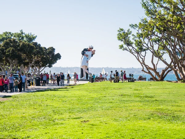 SAN DIEGO, USA - SEPTEMBER 19: Visitors on Unconditional Surrend — Stock Photo, Image