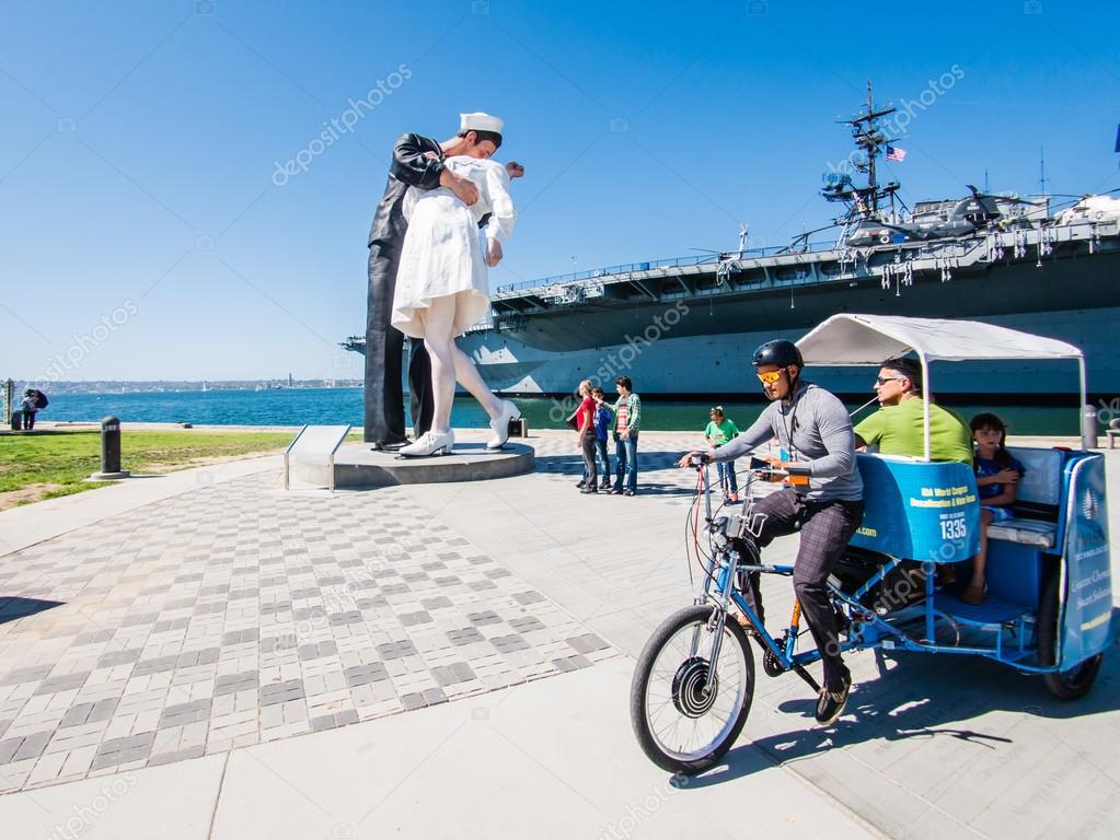 SAN DIEGO, USA - SEPTEMBER 19: Visitors on Unconditional Surrender statue on September 19, 2015 in California, United States. San Diego has estimated population of 1,381,069 as of July 1, 2014.
