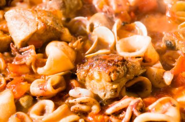 geleneksel paella yemek