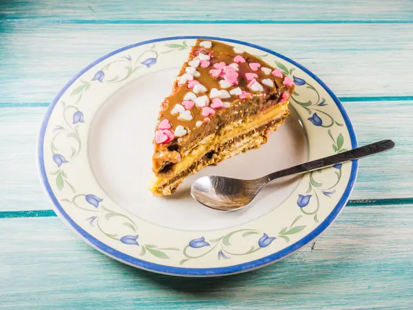 Chocolate cake at kitchen — Stock Photo, Image