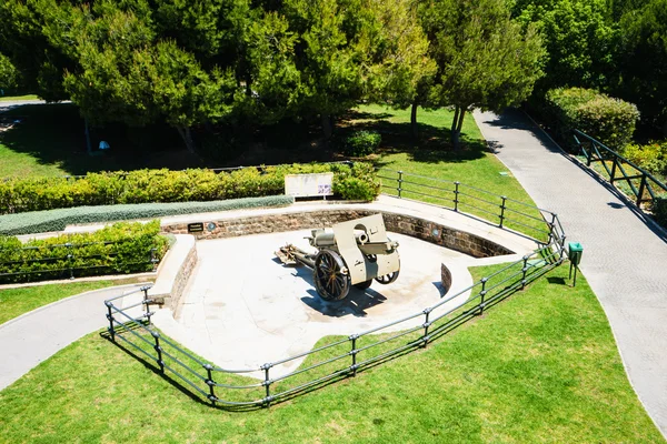 Vintage battery in Bateria park — Stock Photo, Image