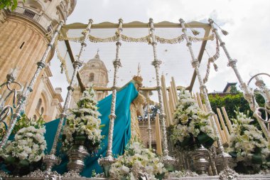 İspanya, Malaga 'da kutsal bir hafta. Dulce Nombre geçit töreni