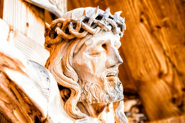 Esculpido Jesus Cristo Madeira Luz Dia — Fotografia de Stock