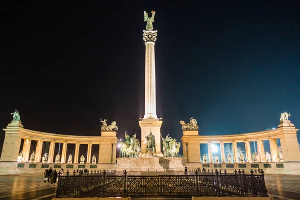 Budapest Hongrie Décembre 2017 Monument Millénaire Sur Place Des Héros — Photo