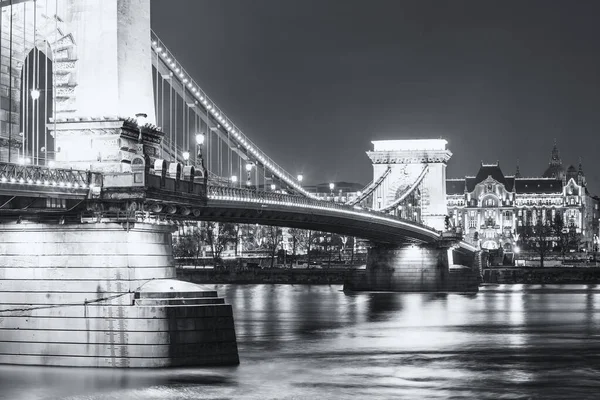 Budapest Hungria Dezembro 2017 Ponte Cadeia Szechenyi Uma Ponte Suspensa — Fotografia de Stock