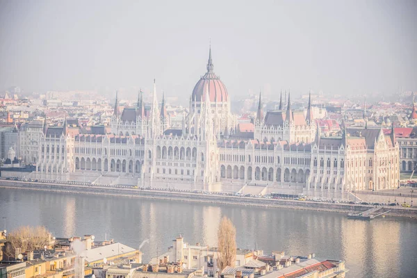 Budapest Hongrie Décembre 2017 Édifice Parlement Hongrois Est Style Néogothique — Photo