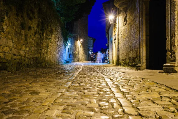 Santillana Del Mar Cantabria Spain August 2016 Crowd People Walking — Stock Photo, Image