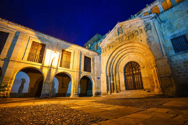 Santillana Del Mar Cantabria Espanha Agosto 2016 Vista Noturna Edifício — Fotografia de Stock