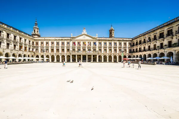 Alava Spain August 2016 Tourists Walking Vitoria Plaza Spain — Stock Photo, Image