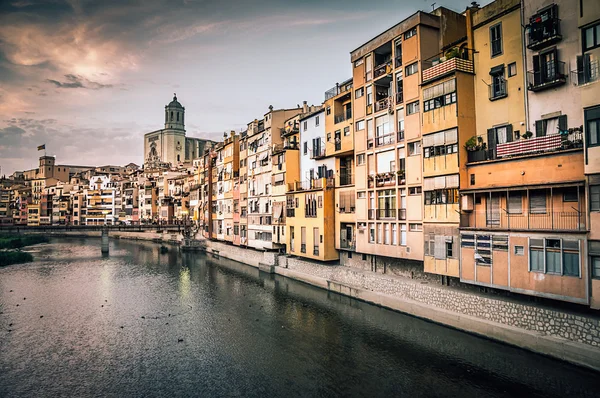 Girona at night, Katalónia, Spanyolország — Stock Fotó