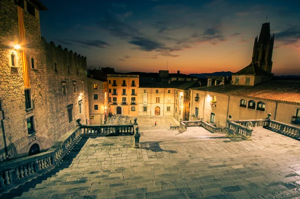 Girona bei Nacht, Katalonien, Spanien — Stockfoto