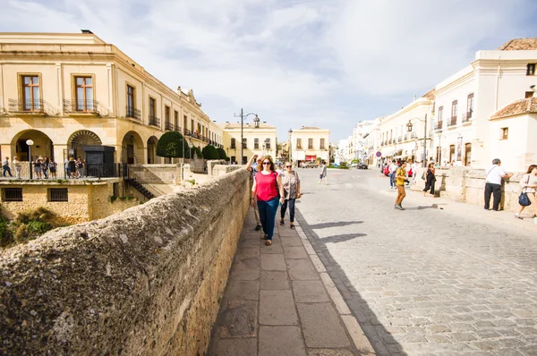 Ronda, spanien - oktober 19: ronda street on oktober 19, 2014 in r — Stockfoto