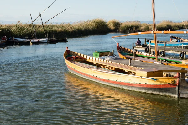 Boote in albufera, valencia, spanien — Stockfoto