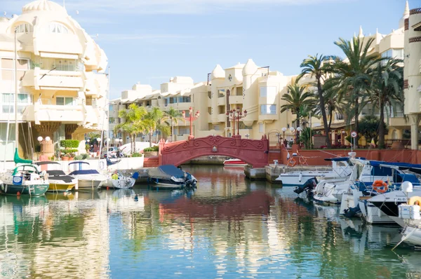 Benalmadena, Španělsko-25. května – pohled na Puerto Marina 25., — Stock fotografie