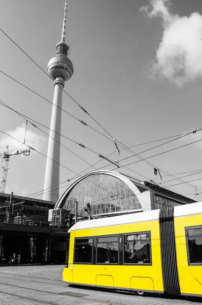 BERLIN, GERMANY - SEPTEMBER 21: typical yellow tram on September 21, 2013 in Berlin, Germany. The tram in Berlin is one of the oldest tram systems in the world. — ストック写真