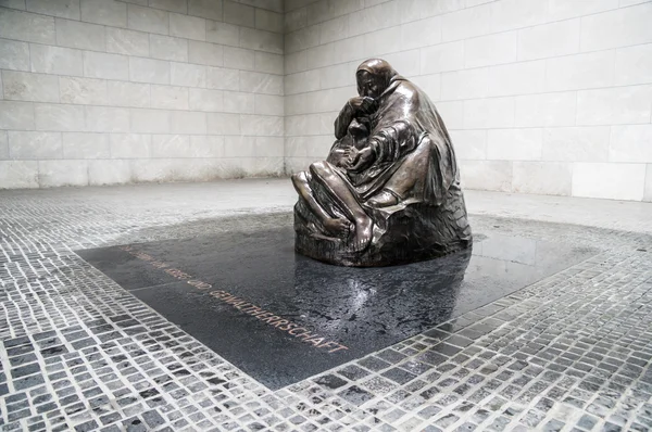 BERLIN, GERMANY - SEPTEMBER 20: Mother with her Dead Son Memorial, Die Neue Wache  on September 20, 2013 in Berlin, Germany. 스톡 이미지