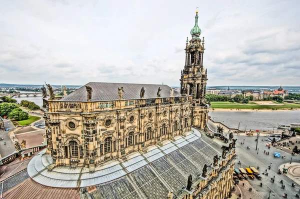 Katholische 宮廷教会 (カトリック教会のロイヤル コート) ドレスデン。ドイツ — ストック写真