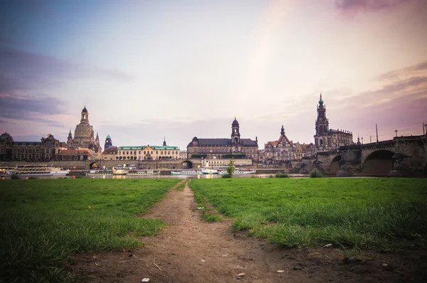 Dresden Skyline på natten, Tyskland — Stockfoto