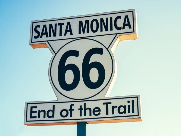 LOS ANGELES, USA - 20 SEPTEMBRE : Panneau de la Route 66 à Santa Monica b — Photo