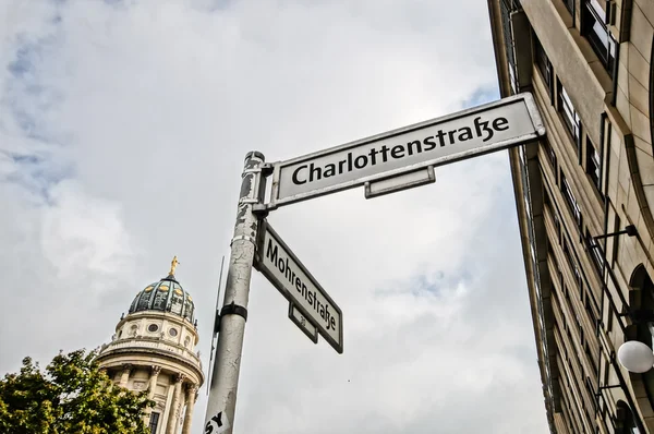 BERLIN, GERMANY - SEPTEMBER 21: French Cathedral in Gendarmenmarkt Square  on September 21, 2013 in Berlin, Germany. — 스톡 사진