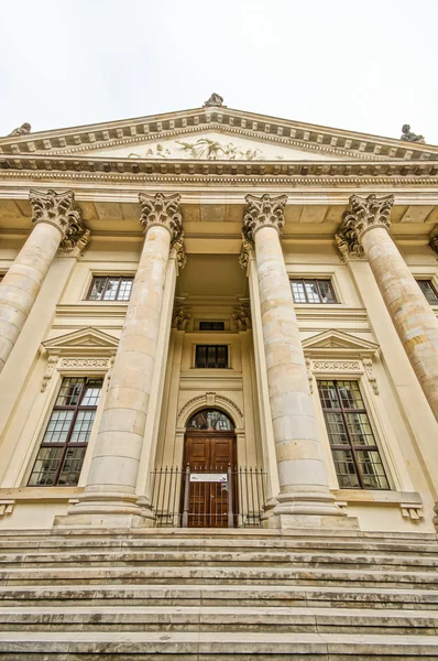 Berlin, deutschland - 21. september: konzerthaus am gendarmenmarkt am 21. september 2013 in berlin, deutschland. — Stockfoto