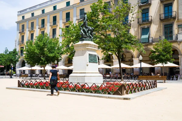 GIRONA, ESPAÑA - 18 DE JULIO: Vista del centro histórico el 18 de julio de 201 — Foto de Stock