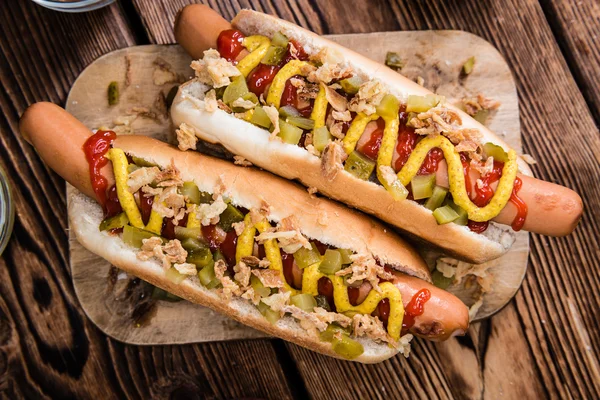 Hot-dogi z cebuli i ogórków — Zdjęcie stockowe