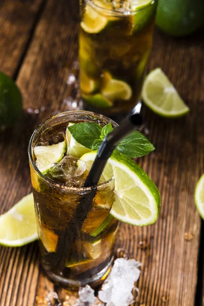 Zelfgemaakte Cuba Libre — Stockfoto