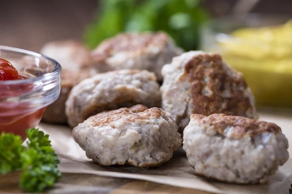 Pequeñas albóndigas caseras —  Fotos de Stock