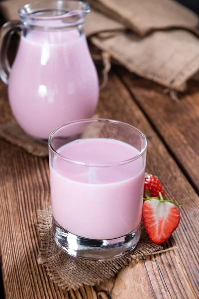 Latte di fragole fresco — Foto Stock