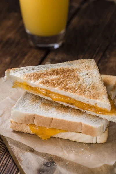 Сэндвичи с домашним сыром — стоковое фото