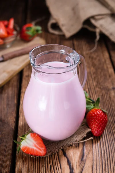 Leche con sabor a fresa —  Fotos de Stock