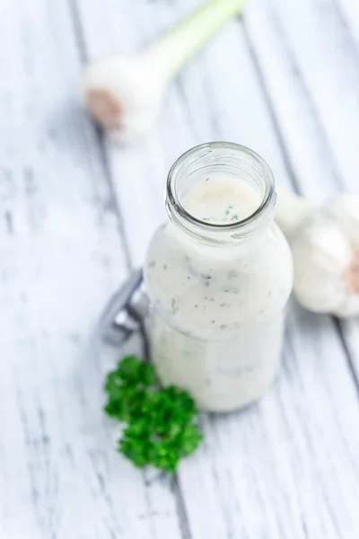 Frisch zubereitete Knoblauchsoße — Stockfoto