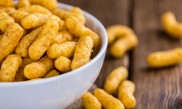 Algunos puffs de cacahuete en un tazón —  Fotos de Stock