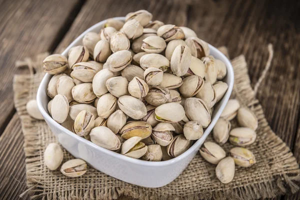 Roasted Pistachios in bowl — Stock Photo, Image