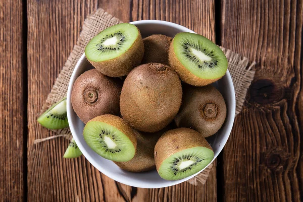 Kiwi fruit op tafel — Stockfoto
