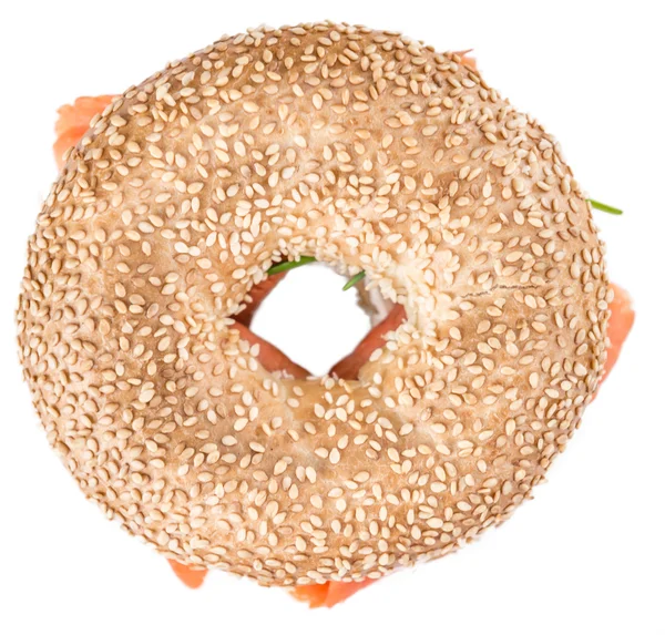 Bagel fresco con salmone — Foto Stock