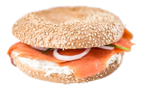 Bagel fresco com salmão — Fotografia de Stock