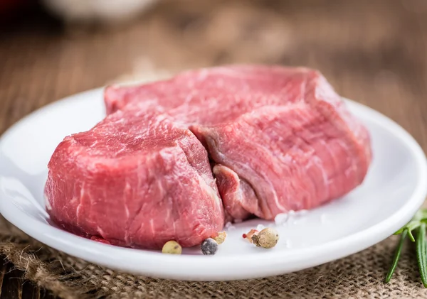 Frisches Rinderfilet — Stockfoto