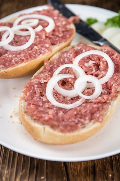 Mett on a buns, German cuisine — Stock Photo, Image