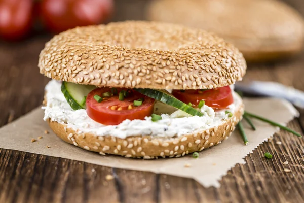 Friss készült krémsajt Bagel — Stock Fotó