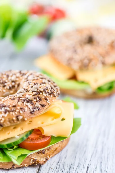 Petit déjeuner Bagel au fromage ; accent sélectif — Photo