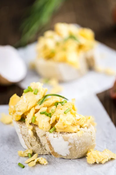 Buns with Scrambled Eggs — Stock Photo, Image