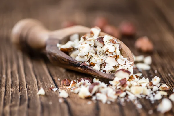 Porción de avellanas picadas — Foto de Stock