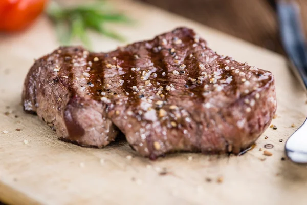 Bife grelhado médio — Fotografia de Stock