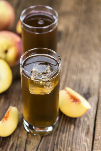 Savoureux thé glacé à la pêche — Photo