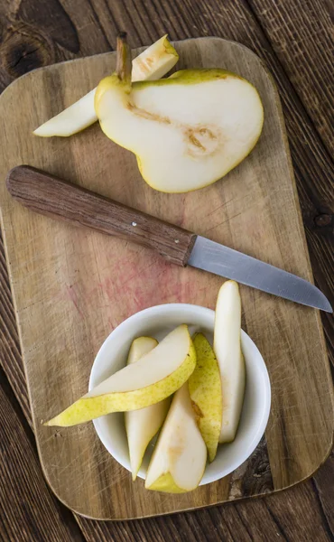 Frische Birne in Scheiben geschnitten — Stockfoto