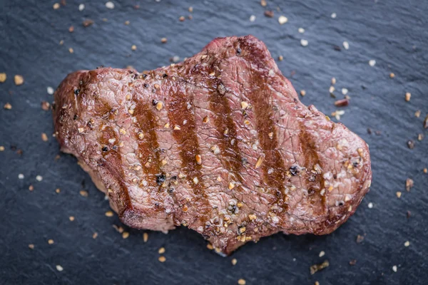 Pedaço de carne grelhada — Fotografia de Stock