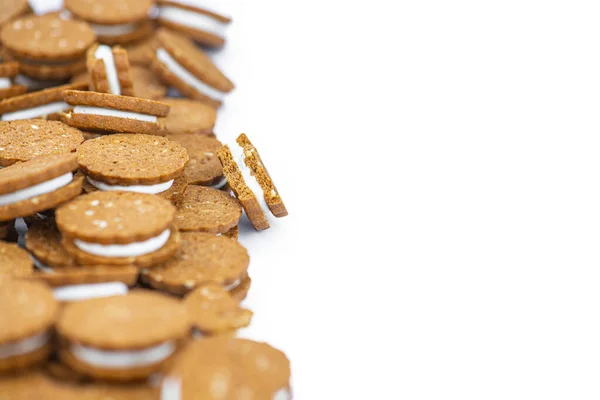 Biscuits Crème Aux Noisettes Isolés Sur Fond Blanc Gros Plan — Photo