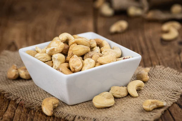 Portion Geröstete Cashewnüsse Nahaufnahme Selektiver Fokus — Stockfoto